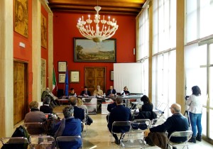 2. DESTINI INCROCIATI Conferenza di presentazione in Sala Rossa, Comune di Pesaro 2. Foto Umberto Dolcini