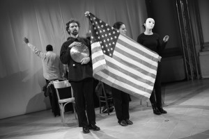 9. America , Compagnia Lo Spacco e Teatro Universitario Aenigma 2. Foto Franco Deriu